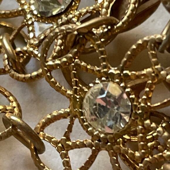 Filigree & Rhinestone Vintage Cascading Necklace with Clip-on Matching Earrings - Picture 8 of 9